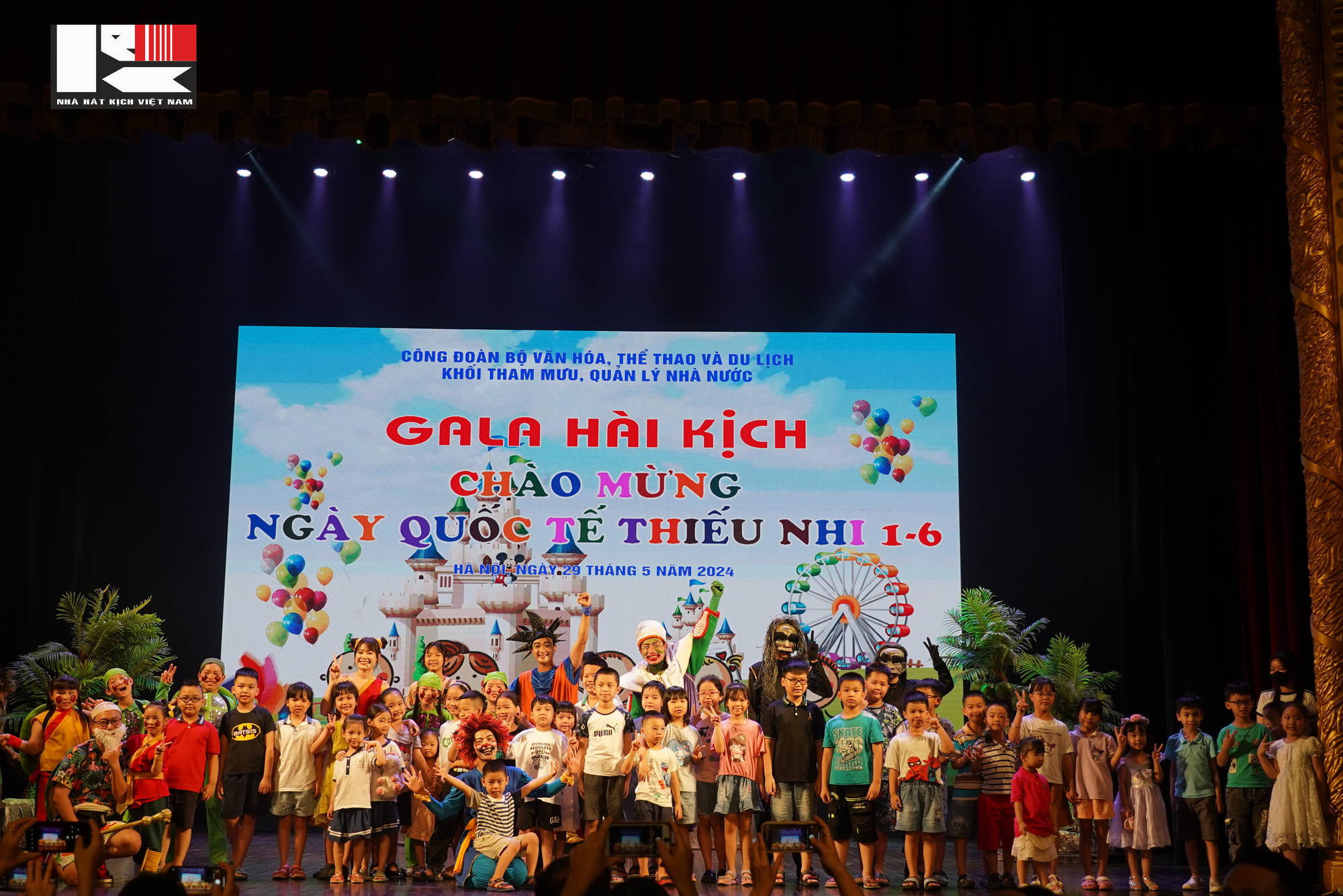 Công đoàn Khối tham mưu quản lý Nhà nước Bộ VHTTDL phối hợp, tổ chức chương trình Gala Hài Kịch đặc biệt  - Ảnh 2.