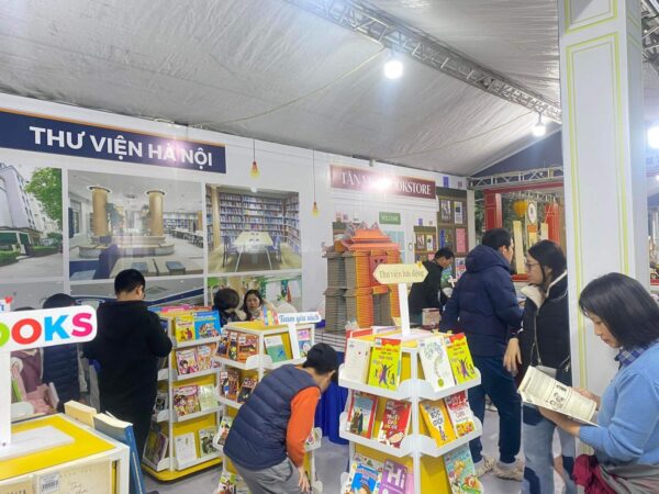 Hà Nội: Tổ chức hoạt động thư viện lưu động năm 2024 - Ảnh 1.