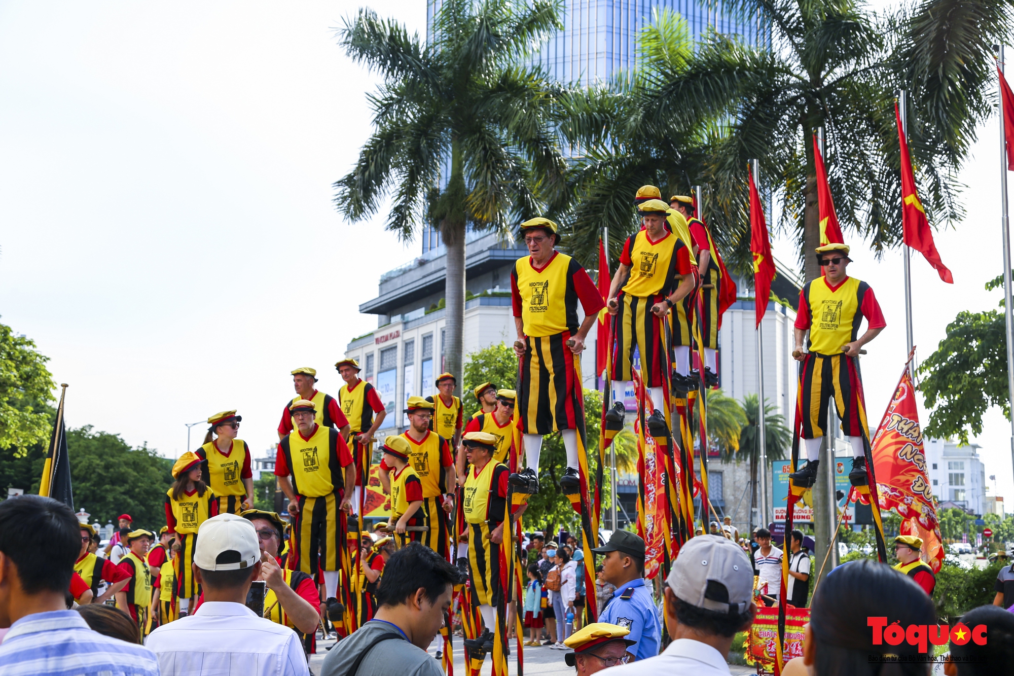 TP Huế sôi động trong Lễ hội đường phố "Sắc màu văn hóa" - Ảnh 4.