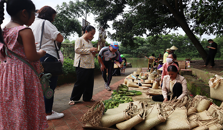 Thừa Thiên Huế: Tái hiện không gian văn hóa với các hoạt động mang tính cộng đồng trong Ngày hội “Hương xưa làng cổ” - Ảnh 2.