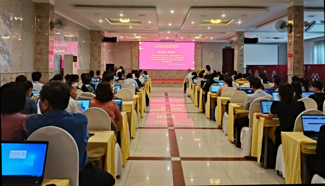 Tập huấn công tác chuyển đổi số cho thư viện công cộng, thư viện các trường học sử dụng phần mềm VietBiblio trên địa bàn tỉnh Kon Tum - Ảnh 1.