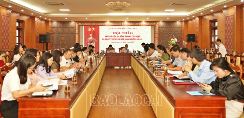 Hội thảo “Vai trò của gia đình trong xây dựng và phát triển văn hóa, con người Lào Cai” - Ảnh 1.