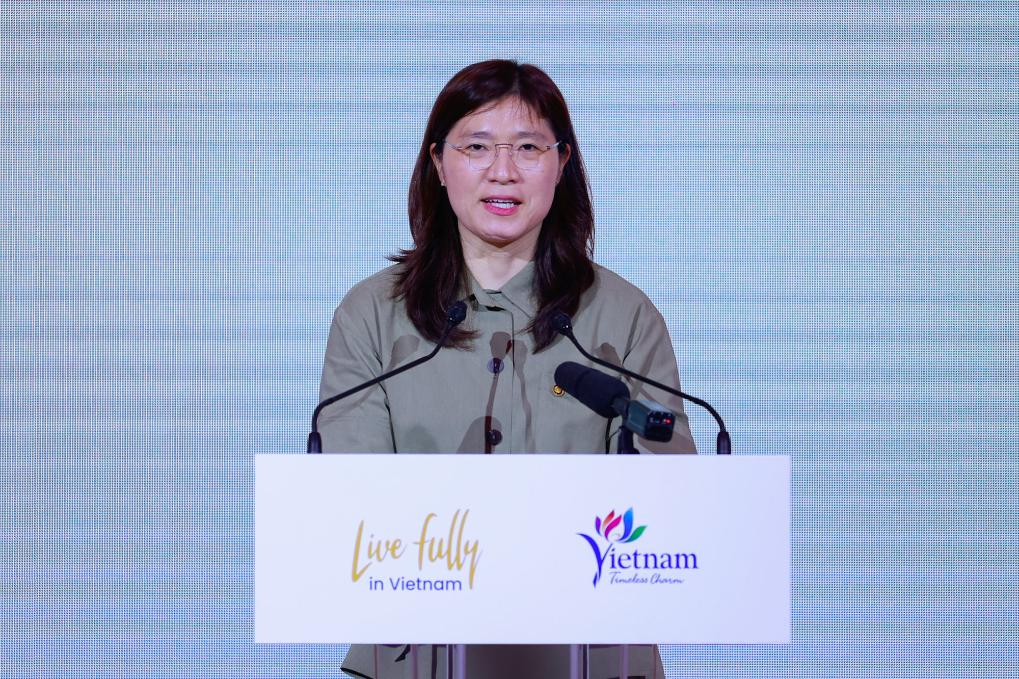 Bộ trưởng Nguyễn Văn Hùng: Cộng đồng cùng chung tay tạo ra các sản phẩm công nghiệp văn hóa mà Việt Nam có lợi thế - Ảnh 4.