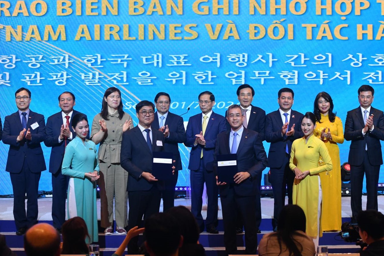 Việt Nam – Hàn Quốc trao 8 văn kiện ký kết lĩnh vực du lịch, văn hóa - Ảnh 1.