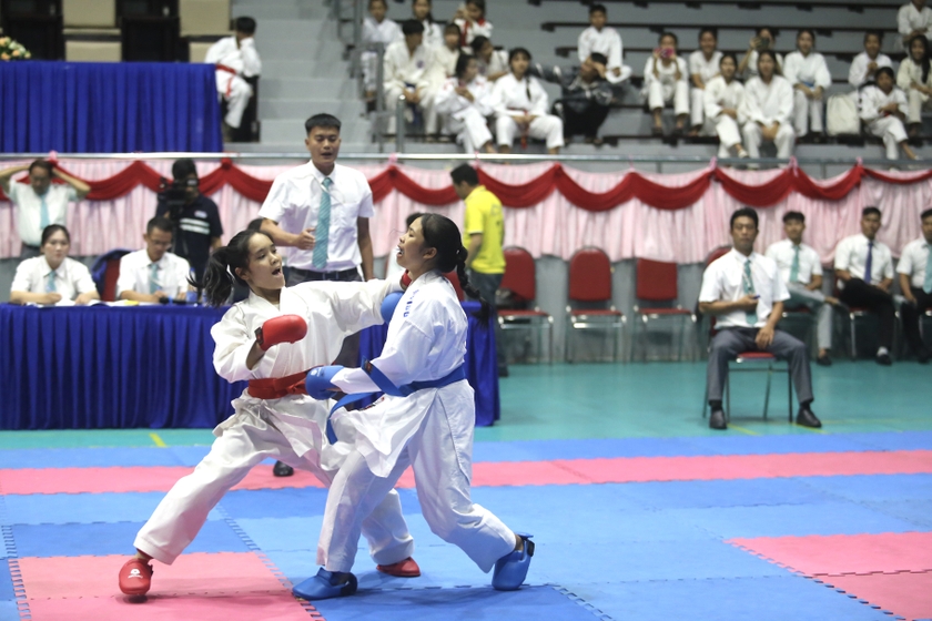 Hơn 400 võ sĩ đọ sức ở Giải Vô địch Karate tỉnh Gia Lai - Ảnh 2.