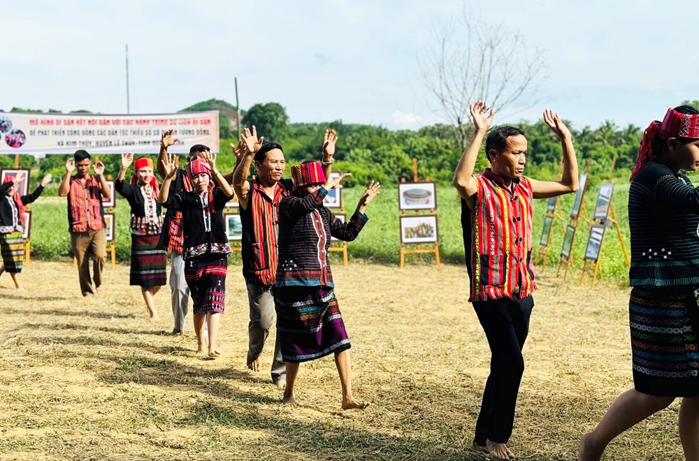 Quảng Bình: Xây dựng mô hình di sản văn hoá gắn với phát triển du lịch vùng đồng bào dân tộc - Ảnh 2.