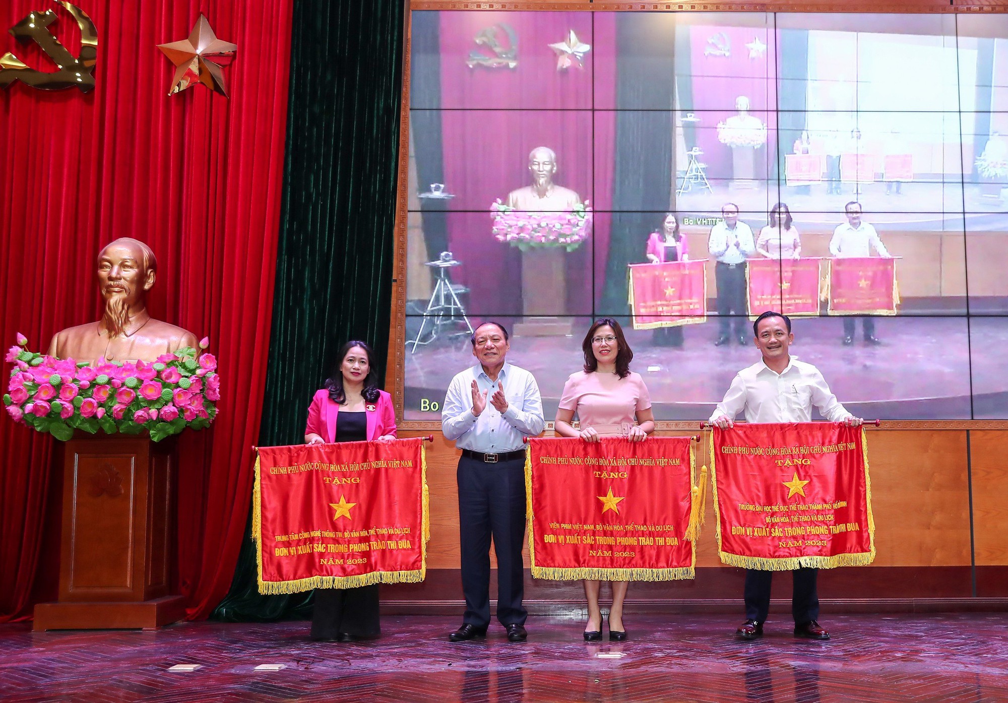 Thực hiện hiệu quả các nhiệm vụ và nhóm giải pháp xây dựng, giữ gìn và phát huy những giá trị đặc sắc của nền văn hóa Việt Nam - Ảnh 5.