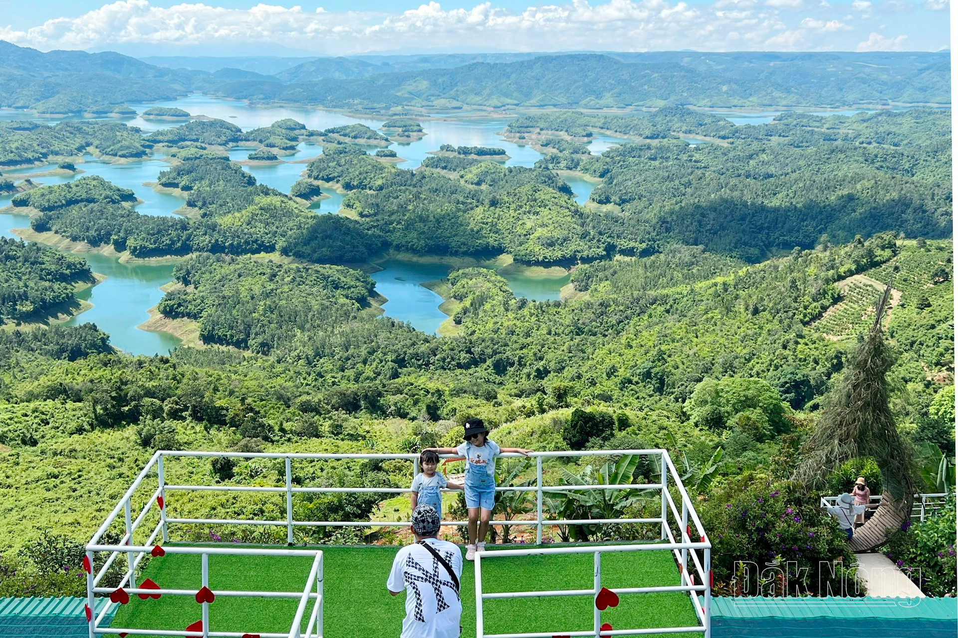 Thanh âm từ ngành "công nghiệp không khói" Đắk Nông - Ảnh 3.