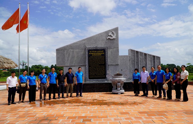 Hoạt động về nguồn Tháng 7 của Ban chấp hành Công đoàn Bảo tàng Văn hóa các dân tộc Việt Nam - Ảnh 4.