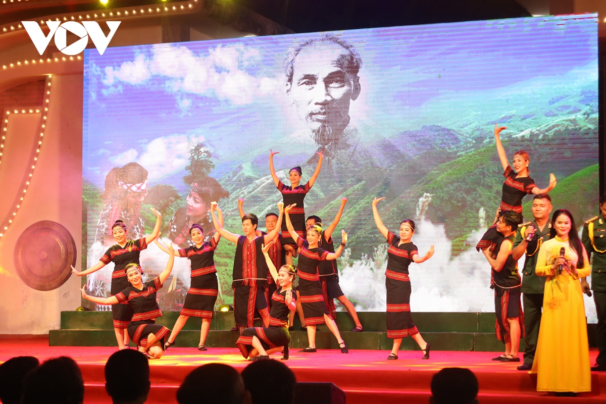 Phát triển du lịch vùng cao Thừa Thiên Huế gắn với bảo tồn văn hóa - Ảnh 3.