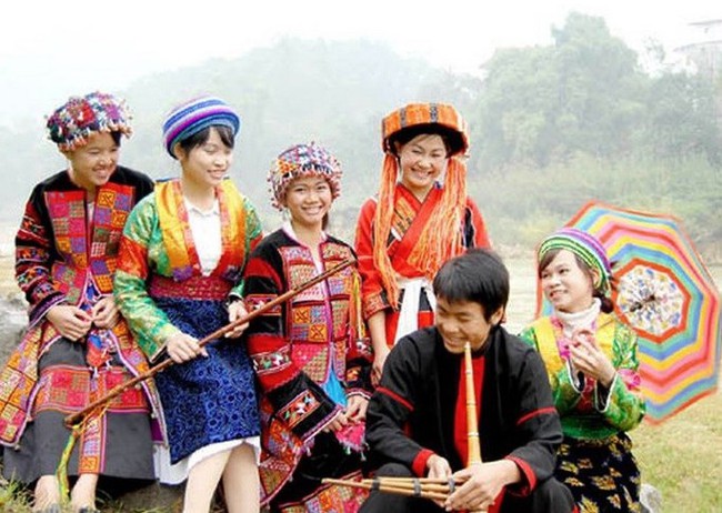 Triển lãm "Đặc trưng văn hóa các dân tộc vùng Đông Bắc trong cộng đồng văn hóa các dân tộc Việt Nam" - Ảnh 1.