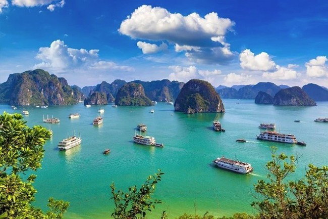 Triển lãm "Sắc màu di sản văn hóa, thiên nhiên và sản phẩm thủ công truyền thống Việt Nam" - Ảnh 1.