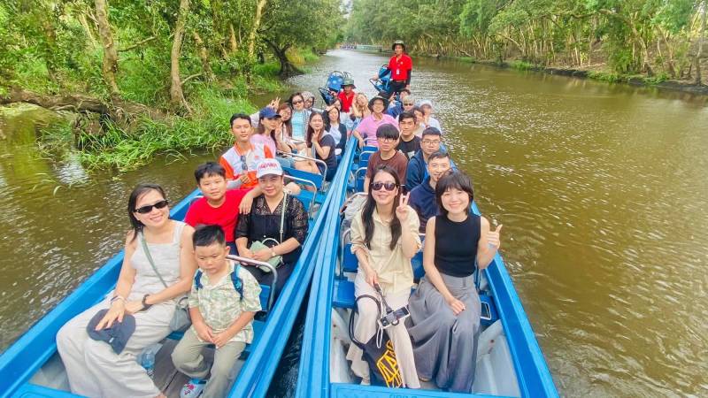 An Giang đón 8,5 triệu lượt khách trong 9 tháng đầu năm 2024 - Ảnh 1.
