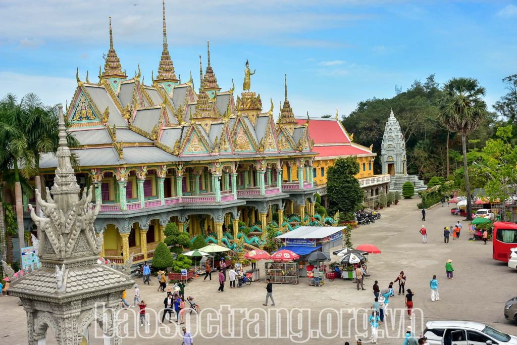 Sóc Trăng khai thác tiềm năng phát triển du lịch - Ảnh 1.