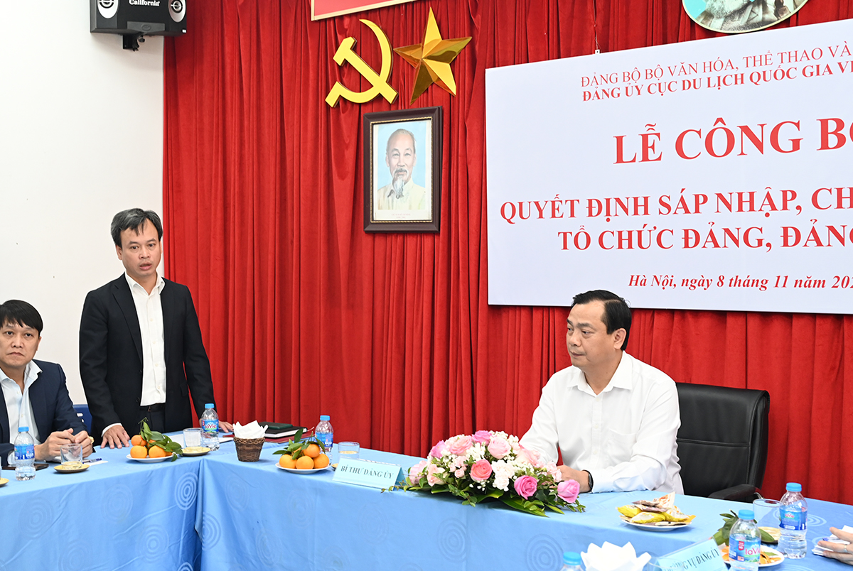 Đảng ủy Cục Du lịch Quốc gia Việt Nam công bố Quyết định sáp nhập, chuyển giao tổ chức đảng, đảng viên - Ảnh 4.