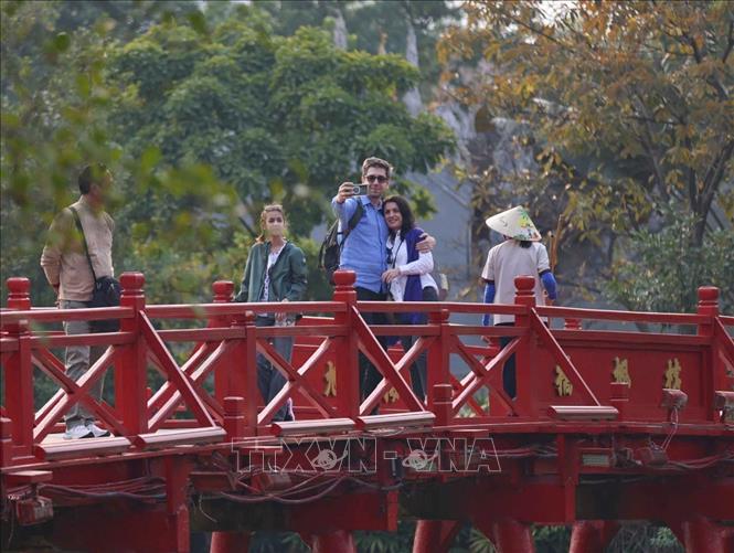 Nhìn lại năm 2024: Khởi sắc ngành Du lịch Việt Nam - Ảnh 2.
