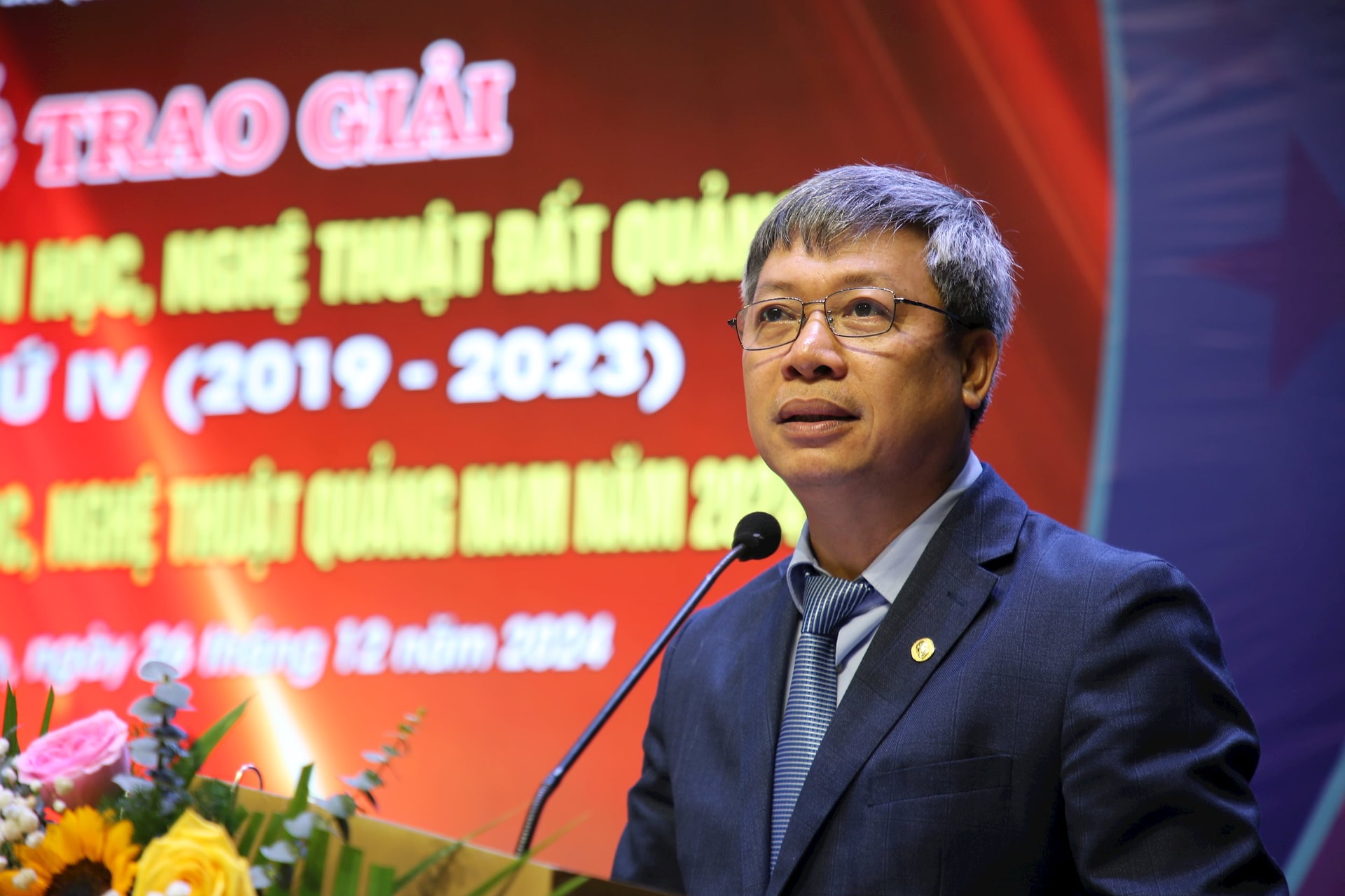 Quảng Nam trao Giải thưởng Văn học - nghệ thuật Đất Quảng lần thứ IV (2019 - 2023) - Ảnh 3.