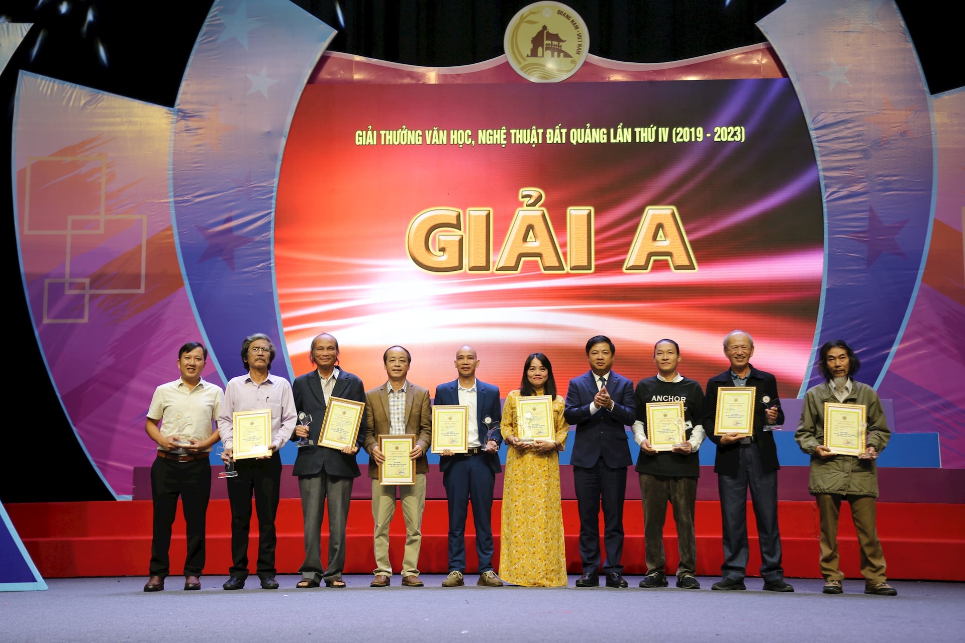 Quảng Nam trao Giải thưởng Văn học - nghệ thuật Đất Quảng lần thứ IV (2019 - 2023) - Ảnh 1.