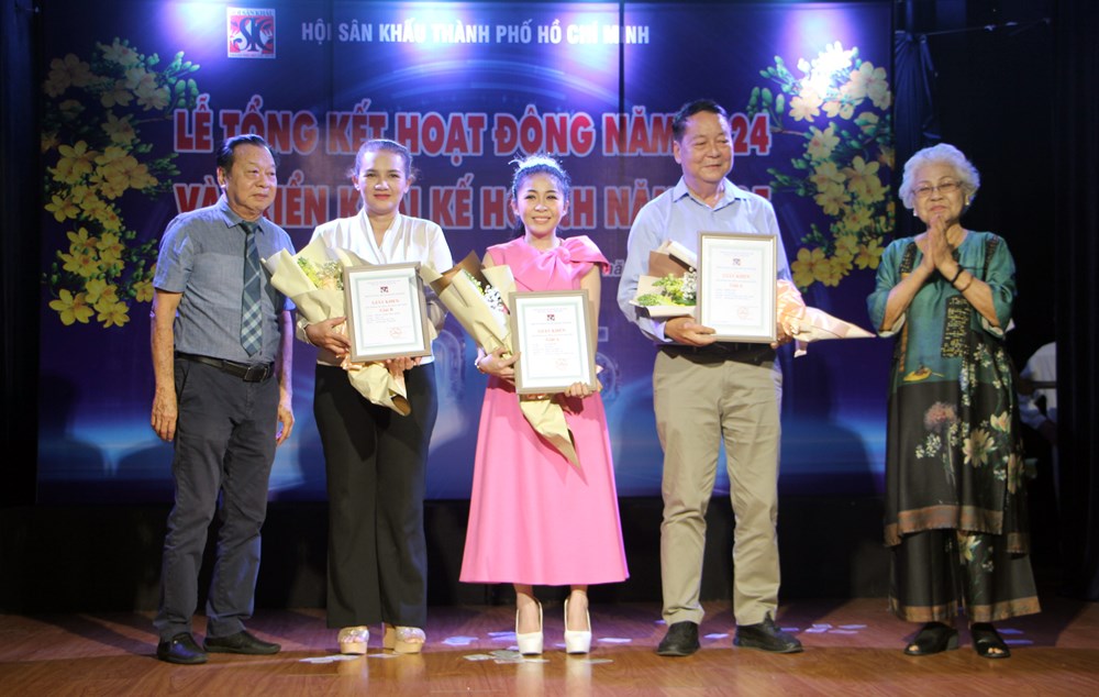 Sân khấu TP.HCM có hơn 90 vở diễn trong năm 2024 - Ảnh 1.