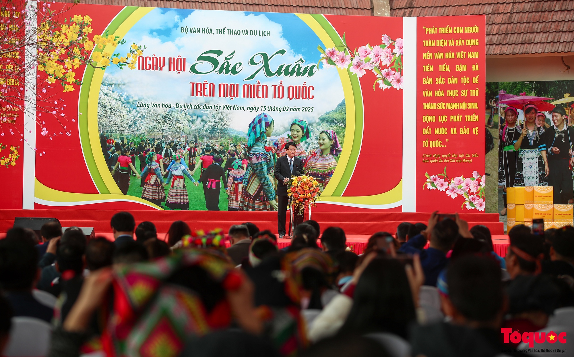 Chùm ảnh: Chủ tịch nước dự Ngày hội '"Sắc xuân trên mọi miền Tổ quốc" năm 2025 - Ảnh 10.