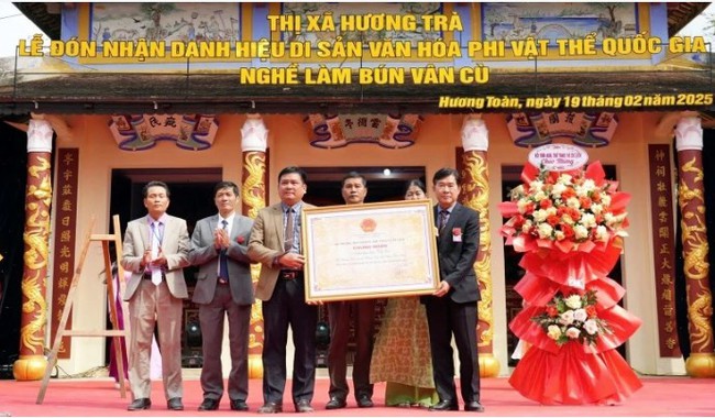 Đón nhận Di sản văn hóa phi vật thể quốc gia “Nghề làm bún Vân Cù” - Ảnh 1.