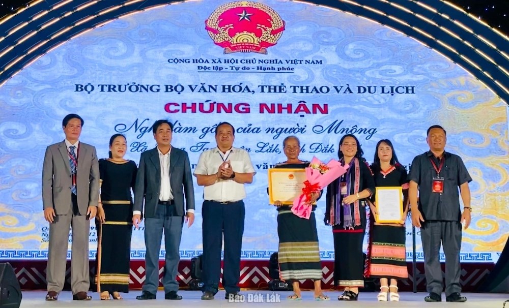 Đắk Lắk: Công bố nghề làm gốm của người M’nông là Di sản văn hóa phi vật thể quốc gia - Ảnh 1.