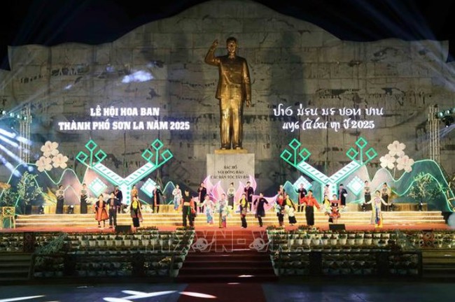 Lễ hội Hoa Ban thành phố Sơn La - Ảnh 1.