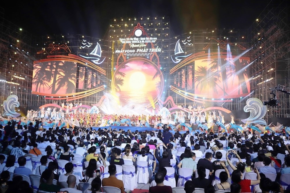 Khánh Hòa rộn ràng khúc ca biển cả 2025 - Ảnh 1.