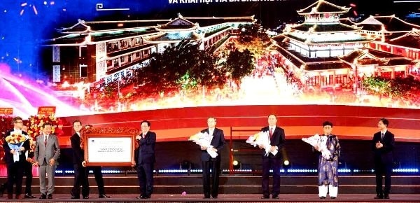 An Giang long trọng đón bằng công nhận của UNESCO và khai hội Vía Bà Chúa Xứ núi Sam - Ảnh 1.