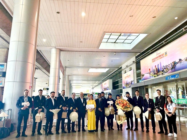 TP. Hồ Chí Minh đón đoàn bay charter đầu tiên từ Iran - Ảnh 1.