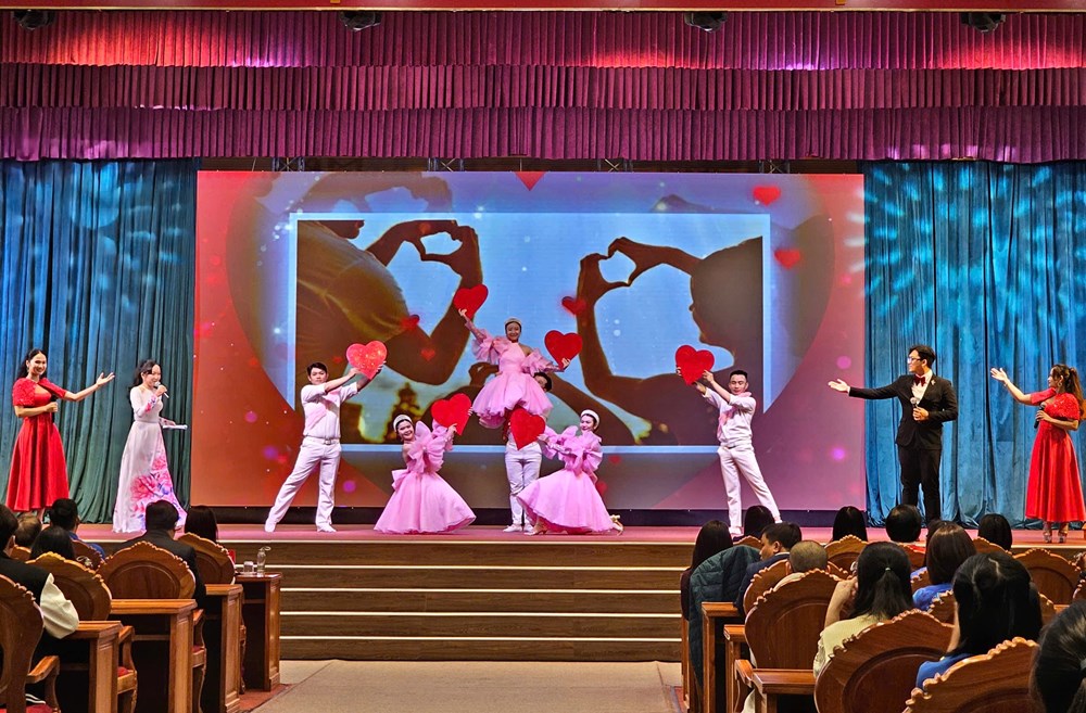 Bình Định: Chương trình giao lưu “Kết nối yêu thương” - Ảnh 2.