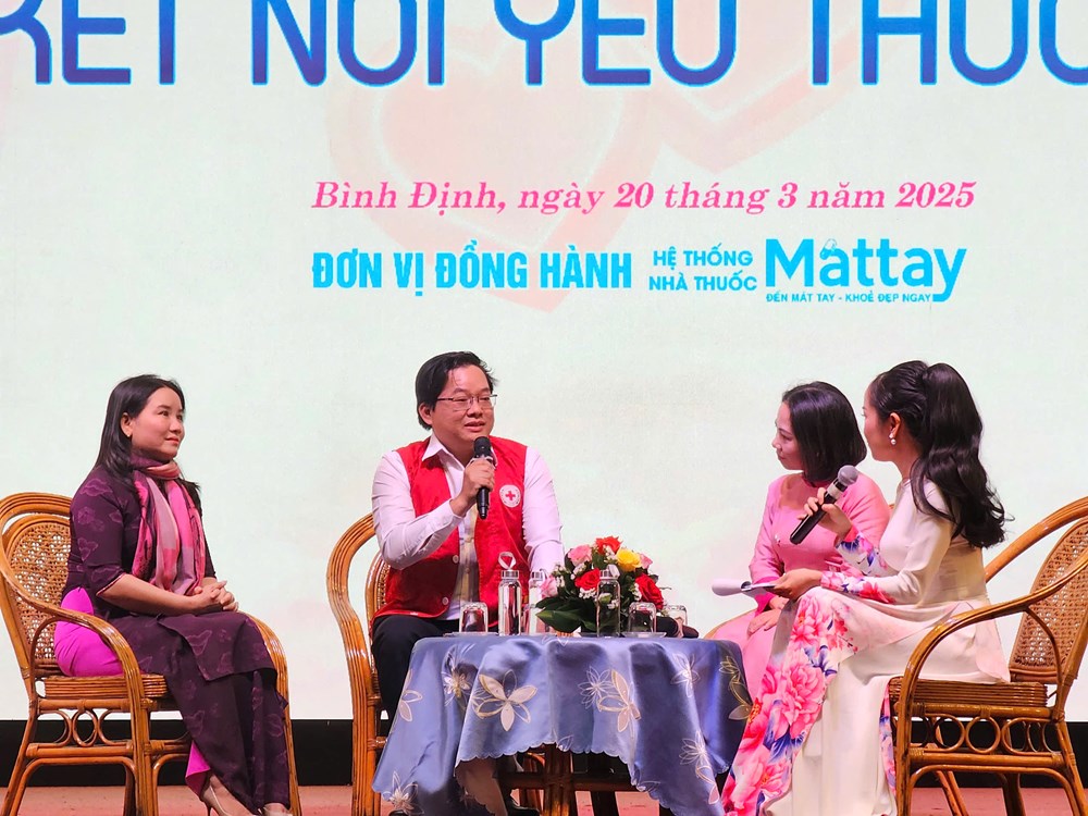 Bình Định: Chương trình giao lưu “Kết nối yêu thương” - Ảnh 1.