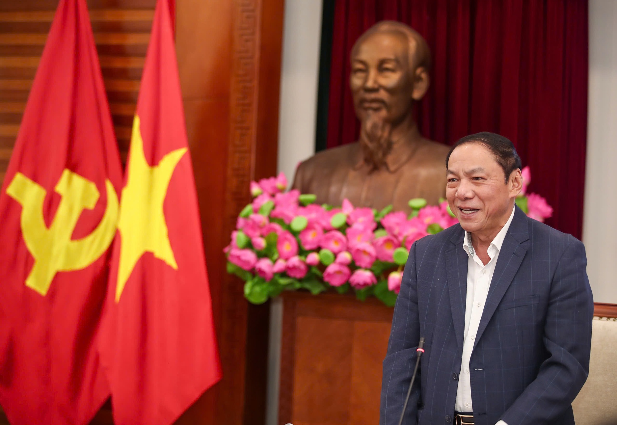 Bộ trưởng Nguyễn Văn Hùng làm việc với Cục Thông tin cơ sở và Thông tin đối ngoại - Ảnh 6.