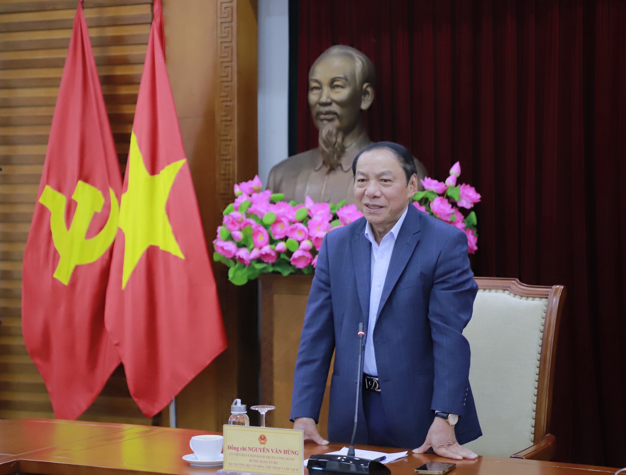 Bộ trưởng Nguyễn Văn Hùng chủ trì buổi làm việc với Ban Tuyên giáo và Dân vận Đảng ủy Chính phủ - Ảnh 2.