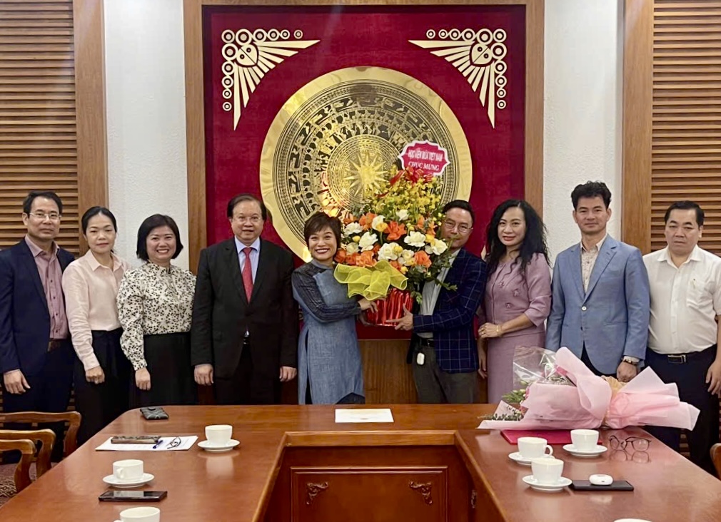 Trao quyết định bổ nhiệm NSND Trần Ly Ly làm Chủ tịch Hội đồng trường Học viện Múa Việt Nam - Ảnh 2.