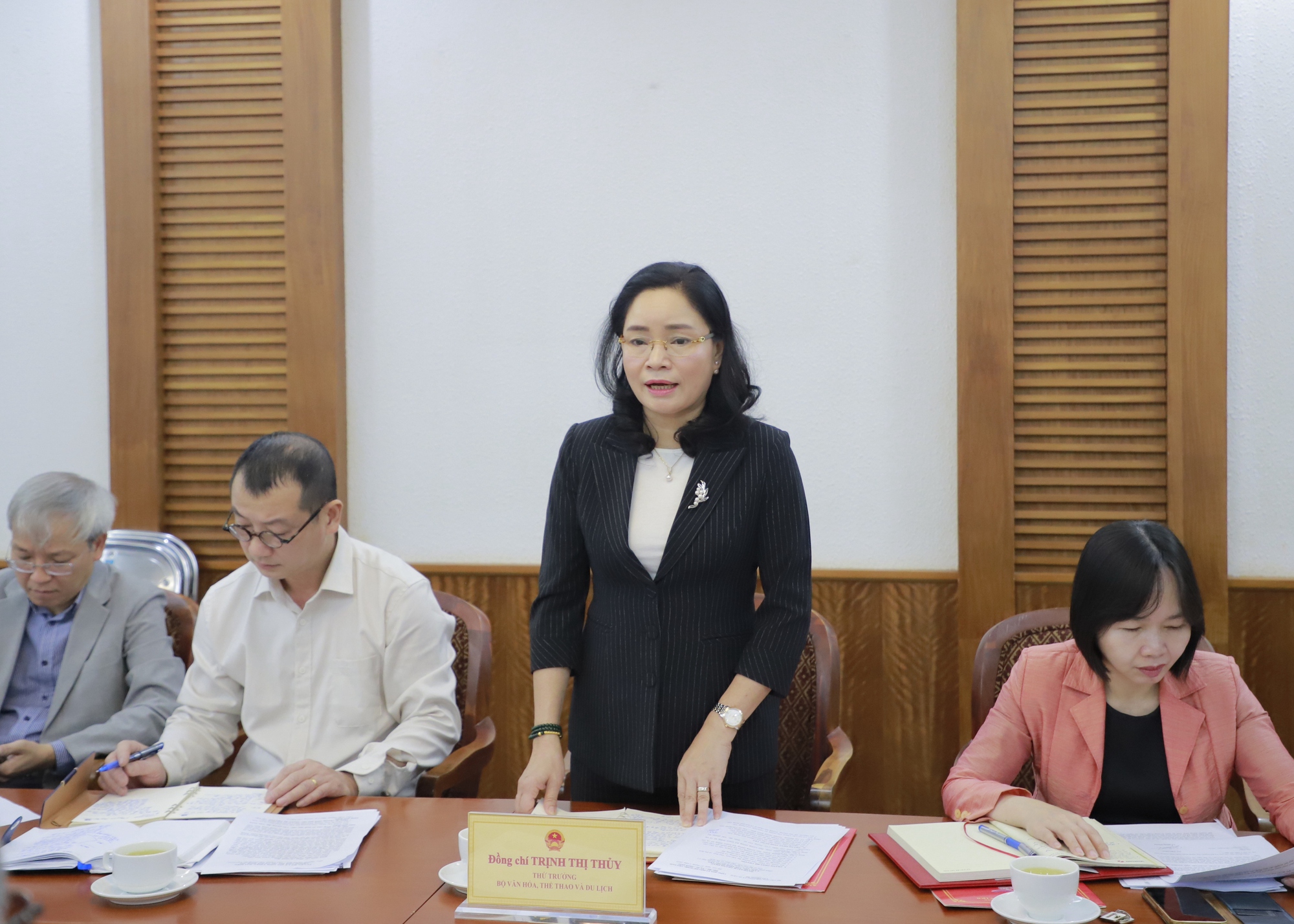 Thứ trưởng Trịnh Thị Thủy làm việc với tỉnh Hưng Yên về một số nội dung liên quan đến Chương trình MTQG về phát triển văn hóa giai đoạn 2025-2030 - Ảnh 5.