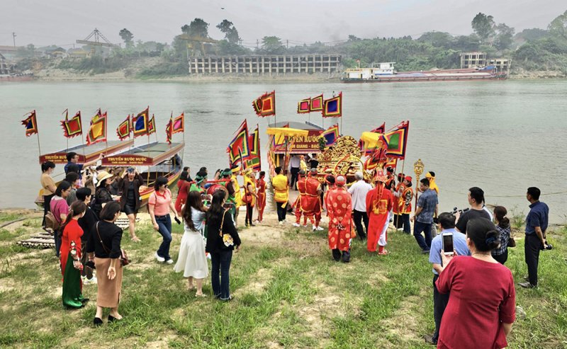 Phú Thọ: Để du lịch tâm linh trở thành điểm đến bốn mùa - Ảnh 1.