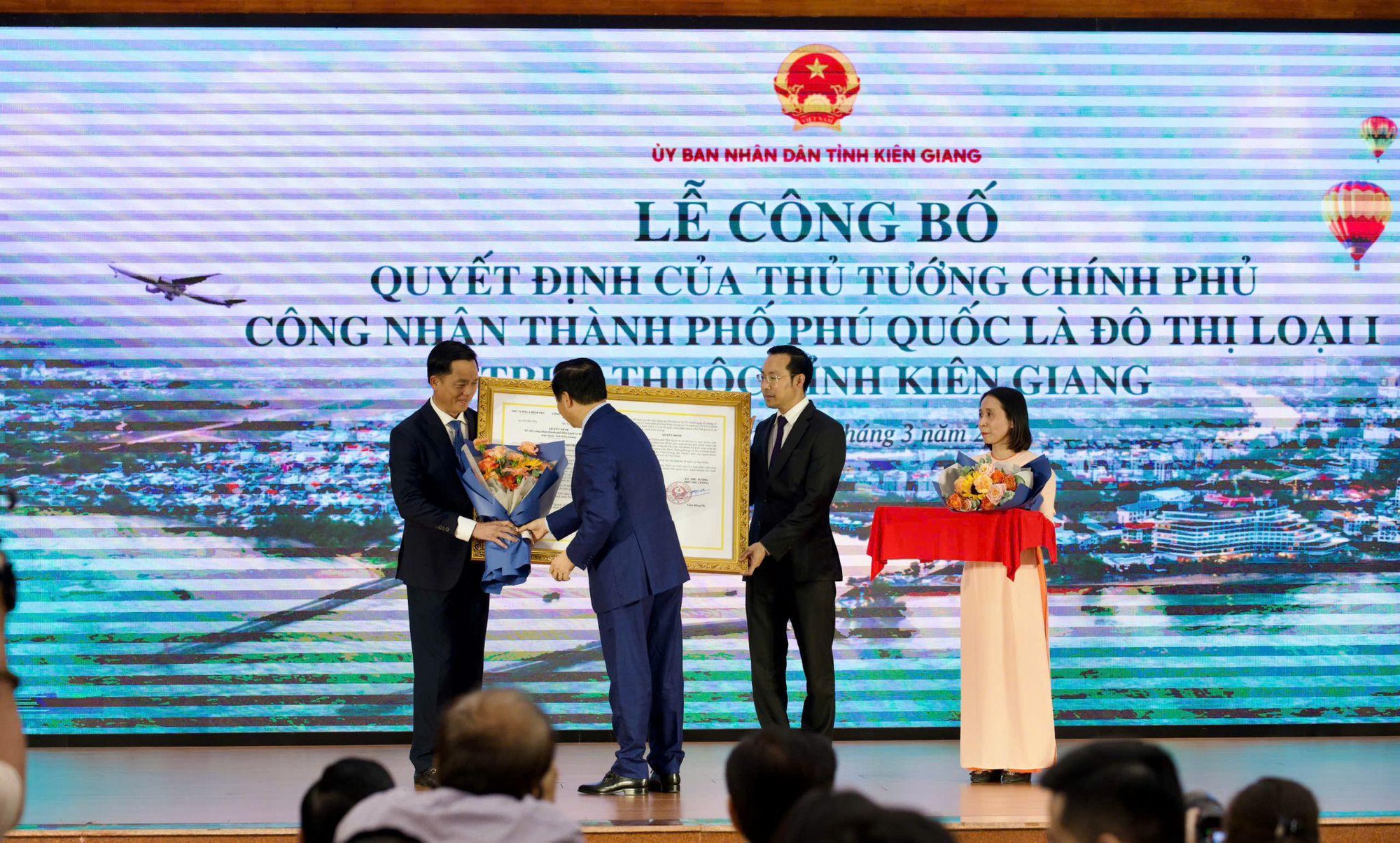 Phú Quốc trở thành đô thị loại I: cơ hội và thách thức - Ảnh 1.