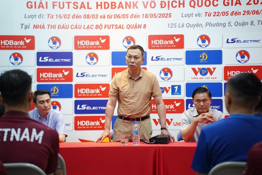 Lãnh đạo VFF động viên, giao nhiệm vụ cho hai đội tuyển Futsal nam, nữ quốc gia - Ảnh 1.
