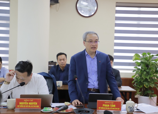 Bộ trưởng Nguyễn Văn Hùng làm việc với Cục Xuất bản, In và Phát hành  - Ảnh 3.