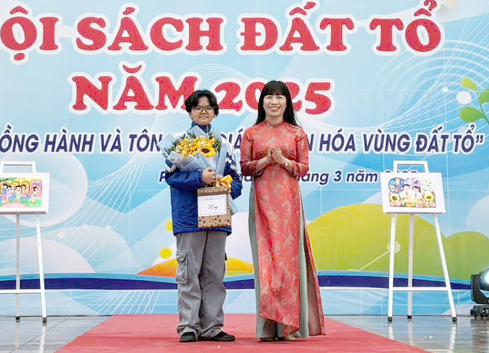 Khai mạc Hội sách Đất Tổ năm 2025 - Ảnh 10.