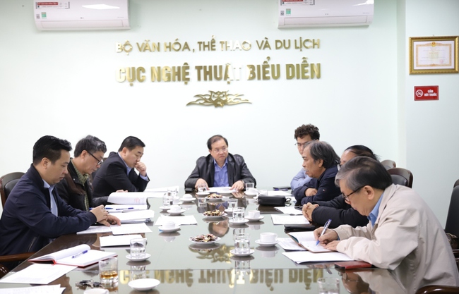 Họp Hội đồng Chung khảo bình chọn tác phẩm văn học tiêu biểu, xuất sắc sau ngày đất nước thống nhất - Ảnh 1.