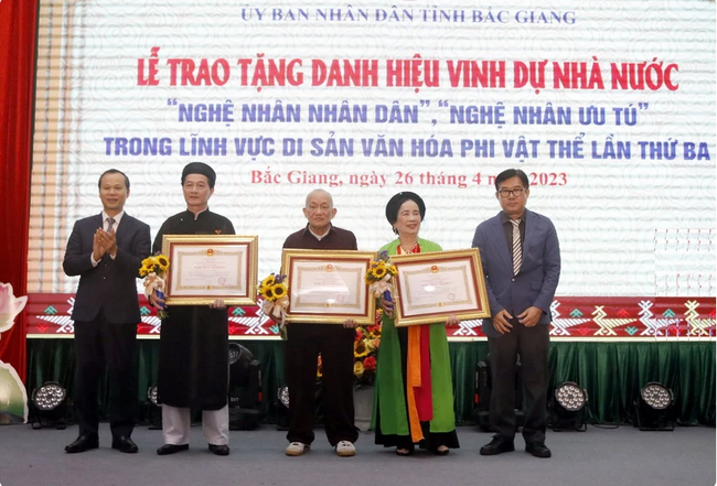 Điều chỉnh thời gian hoàn thành công tác xét tặng danh hiệu "Nghệ nhân nhân dân", "Nghệ nhân ưu tú" trong lĩnh vực di sản văn hóa phi vật thể lần thứ Tư - Ảnh 1.