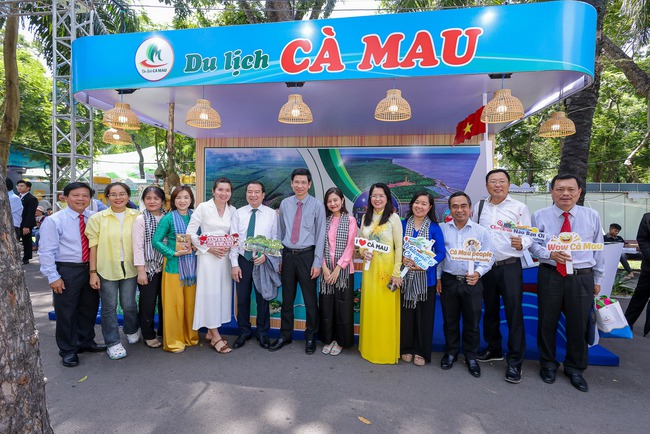 Trao 6 giải thưởng "Thiết kế chương trình du lịch chào mừng kỷ niệm 50 năm Ngày Giải phóng miền Nam, thống nhất đất nước" - Ảnh 1.