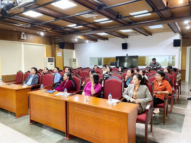 Trung tâm Chuyển đổi số Văn hóa, Thể thao và Du lịch: Tổ chức lớp hướng dẫn sử dụng trí tuệ nhân tạo AI trong công tác hành chính - Ảnh 2.