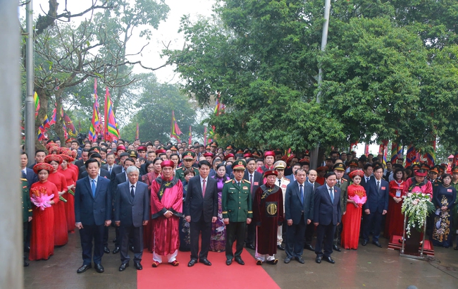 Lãnh đạo Đảng, Nhà nước dâng hương giỗ Tổ Hùng Vương - Ảnh 5.
