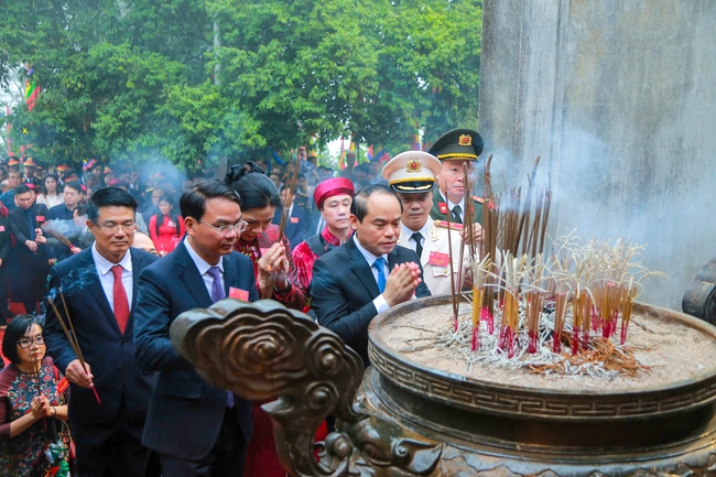 Lãnh đạo Đảng, Nhà nước dâng hương giỗ Tổ Hùng Vương - Ảnh 9.