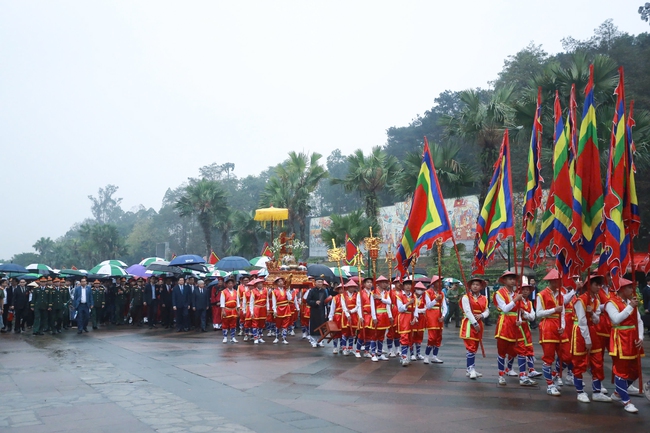 Lãnh đạo Đảng, Nhà nước dâng hương giỗ Tổ Hùng Vương - Ảnh 2.