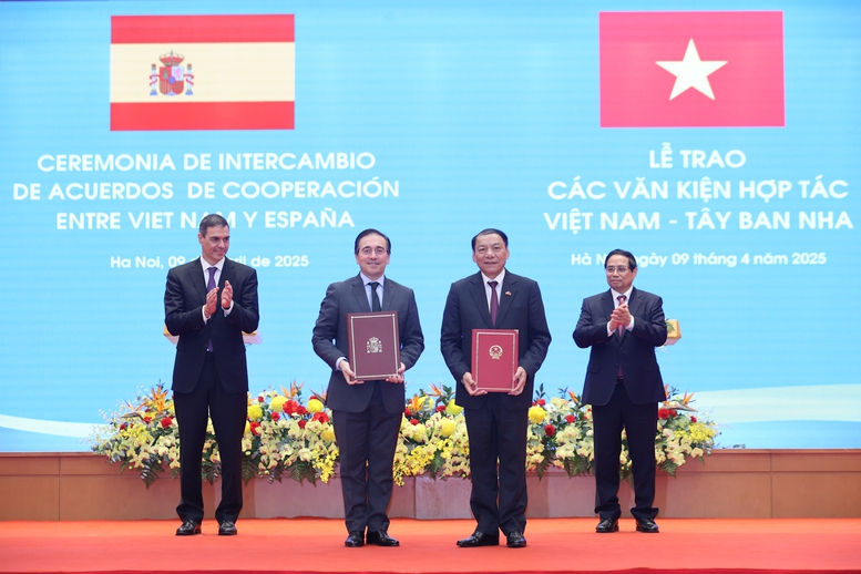 Việt Nam và Tây Ban Nha ký Bản ghi nhớ hợp tác về văn hóa và thể thao - Ảnh 2.
