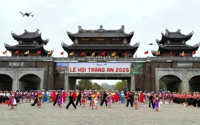 Lễ hội Tràng An 2025 tại Ninh Bình - Di sản ngàn năm hồn thiêng sông núi - Ảnh 1.